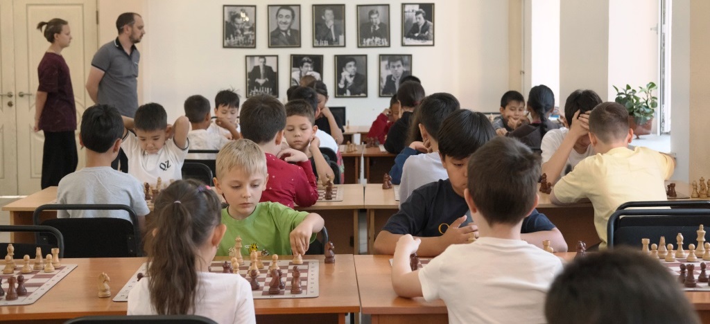 19 участников турниров "Мир шахмат" выполнили нормы 4 и 3 разрядов!